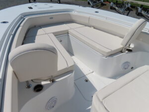 Gamefish 28 Forward Seat Photo 8