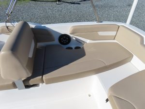 SunDeck Sport 185 OB Photo 26