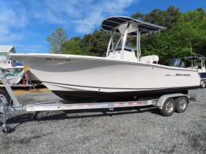 Triton 225 Photo 2