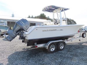 Triton 225 Photo 4