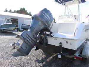 Triton 225 Photo 5