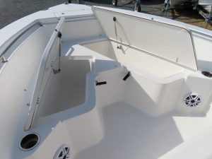 Triton 225 Photo 10